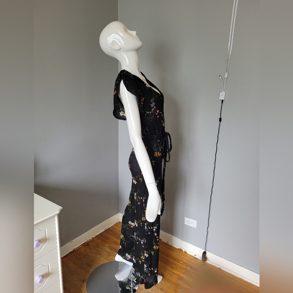 Urban Outfitters Marie Prairie Wrap Jumpsuit, VGUC, Size 6 - Picture 3 of 11